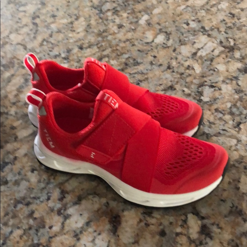 TIEM spin shoe/sneaker